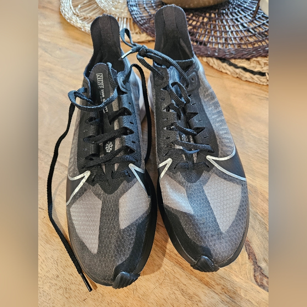 Nike Zoom Gravity shoes- 9 - Picture 6 of 14